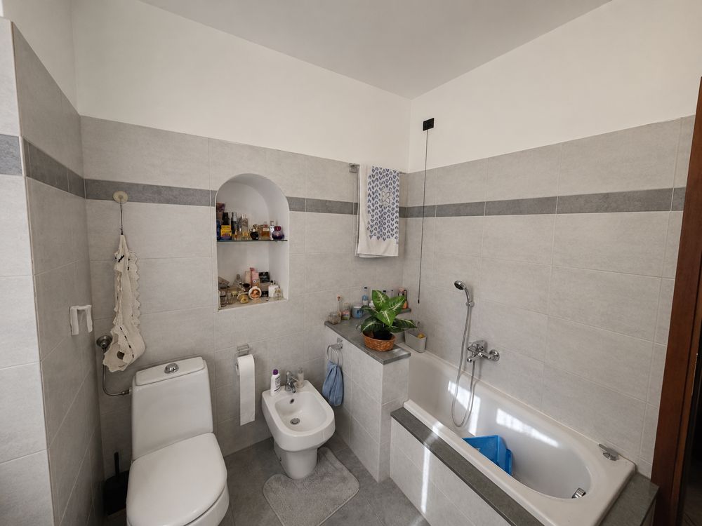 Bagni e rivestimenti – Bagno con nicchia – stato attuale
